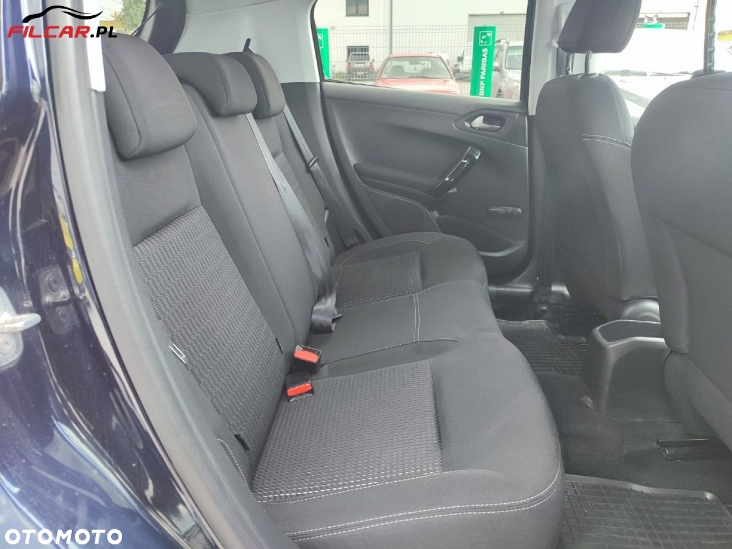 Peugeot 208 - 12