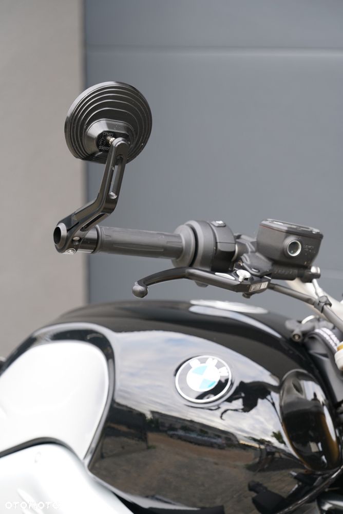 BMW R - 8