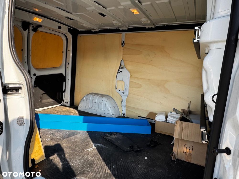 Nissan NV300 1,6 dci  125 Navi / Kamera - 31