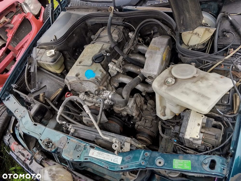 Mercedes Benz Klasa C W202 (93-97r.) 1.8 B 122KM. Silnik 111920 Skrzynia 717417 lakier 269 – Zieleń Turmalinu. Cały na części. GWARANCJA !!!  Przód Tył Zestaw Komplet Drzwi Klapa Zderzak Błotnik Maska Grill Atrapa Szyba Pas Lampa Lusterko Boczki Fotel Kanapa Kokpit Deska Rozdzielcza Przełącznik Włącznik Sterownik Przewody Wiązka Instalacja Moduł Komputer Czujnik Listwa Pompa Alternator Wtryski Głowica Rozrusznik Kompresor Sprzęgło Dwumas Silnik Skrzynia ABS Klimatyzacji Paliwa Wspomagania Kolektor Turbina Przepustnica Zawór Chłodnica Koło Hak Belka Sanki Zawieszenie Mcpherson Półoś Amortyzator Wydech Tłumik Zacisk Most - 6