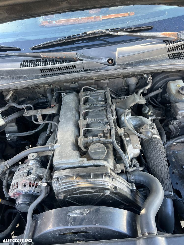 DEZMEMBREZ Piese Auto Kia Sorento Motor 2.5 CRDI Diesel Euro 3 4 Motor 2.5 Diesel cod D4CB cutie viteze manuala 5 trepte 4x4 cutie transfer Fata completa bara fata Capota far aripa portiera fata spate stanga dreapta haion oglinda - 6