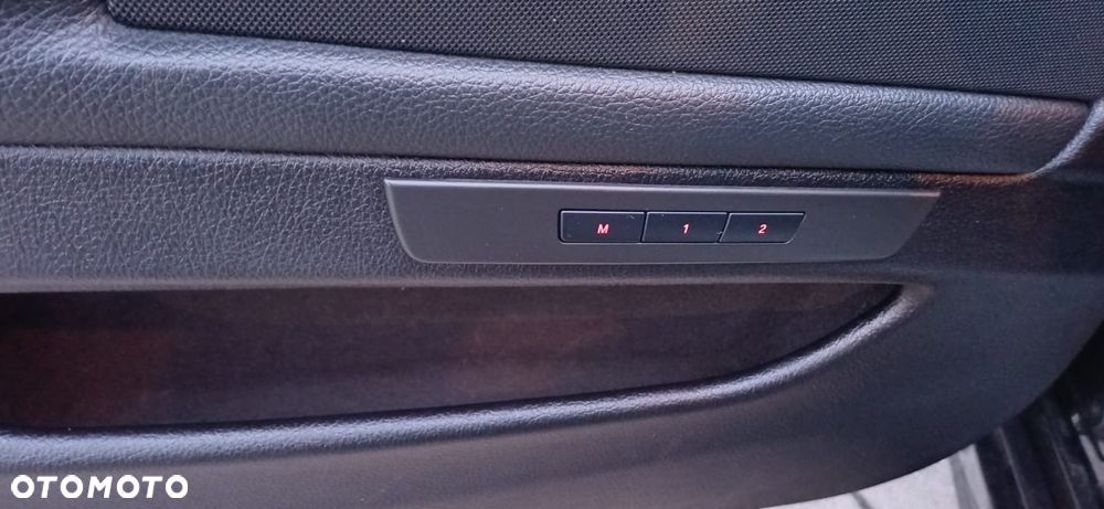 BMW Seria 5 535i xDrive Sport-Aut Modern Line - 29