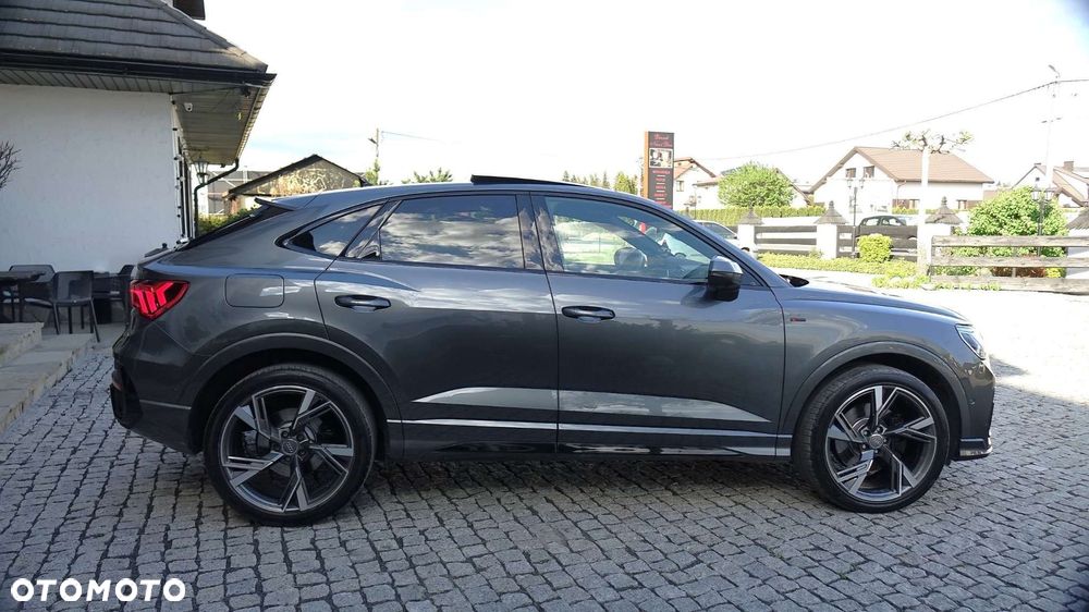 Audi Q3 Sportback - 16