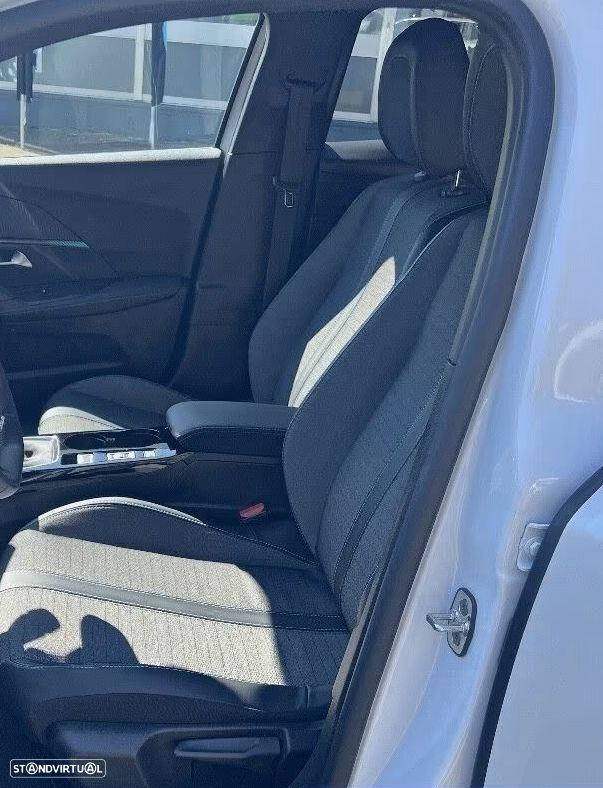 Peugeot 2008 1.5 BlueHDi Allure EAT8 - 4