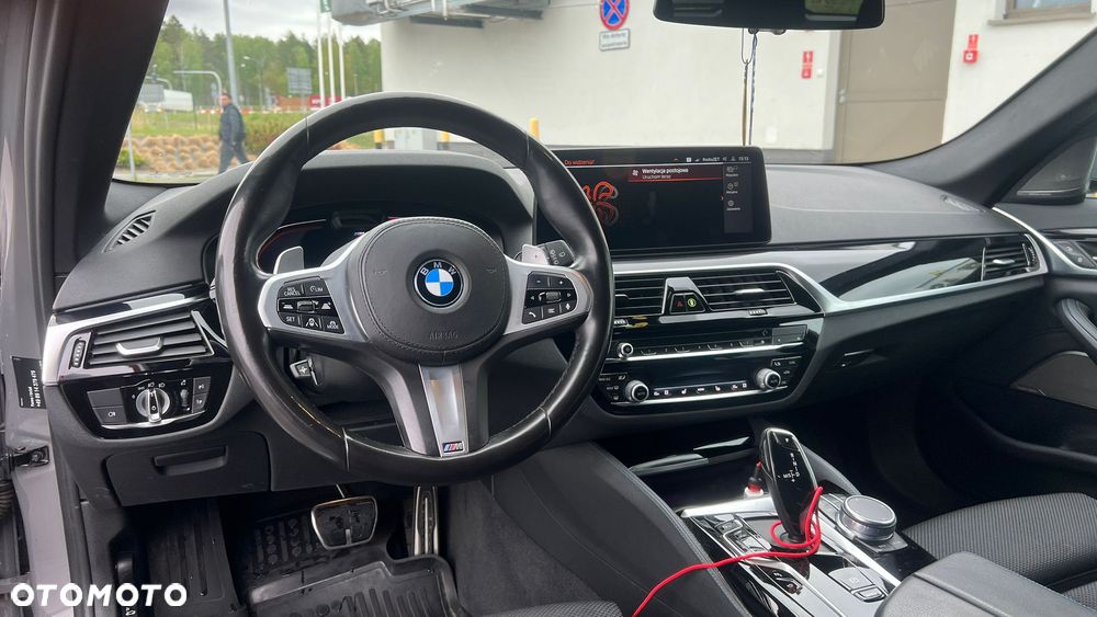 BMW Seria 5 520d M Sport - 17