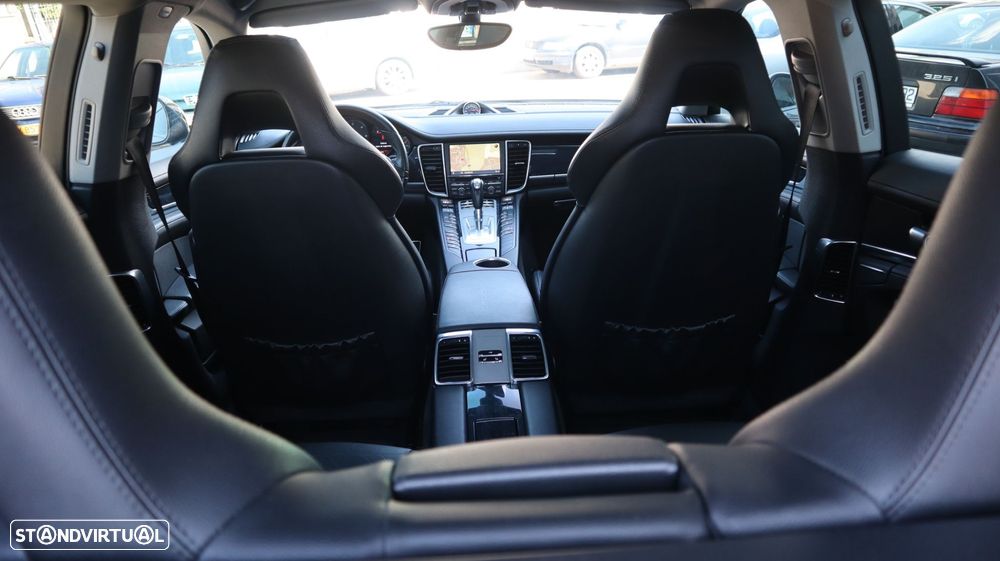 Porsche Panamera Platinum Edition - 24
