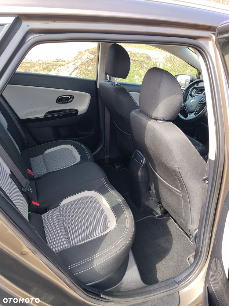 Kia Ceed 1.6 GDI Dream Team Edition - 11