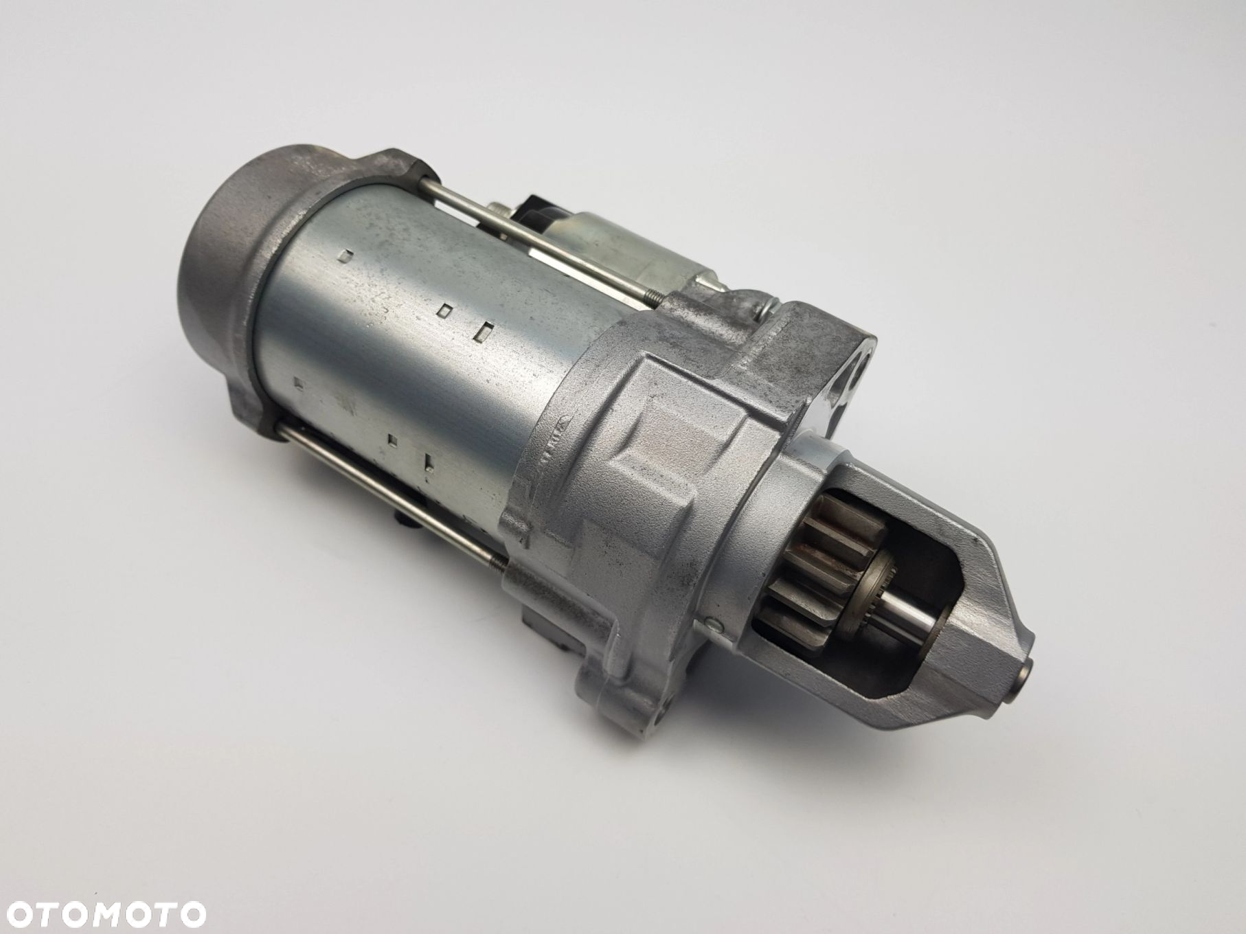 Rozrusznik BMW X5 G05 G11 G30 N63 4.4 V8 8657337 - 8