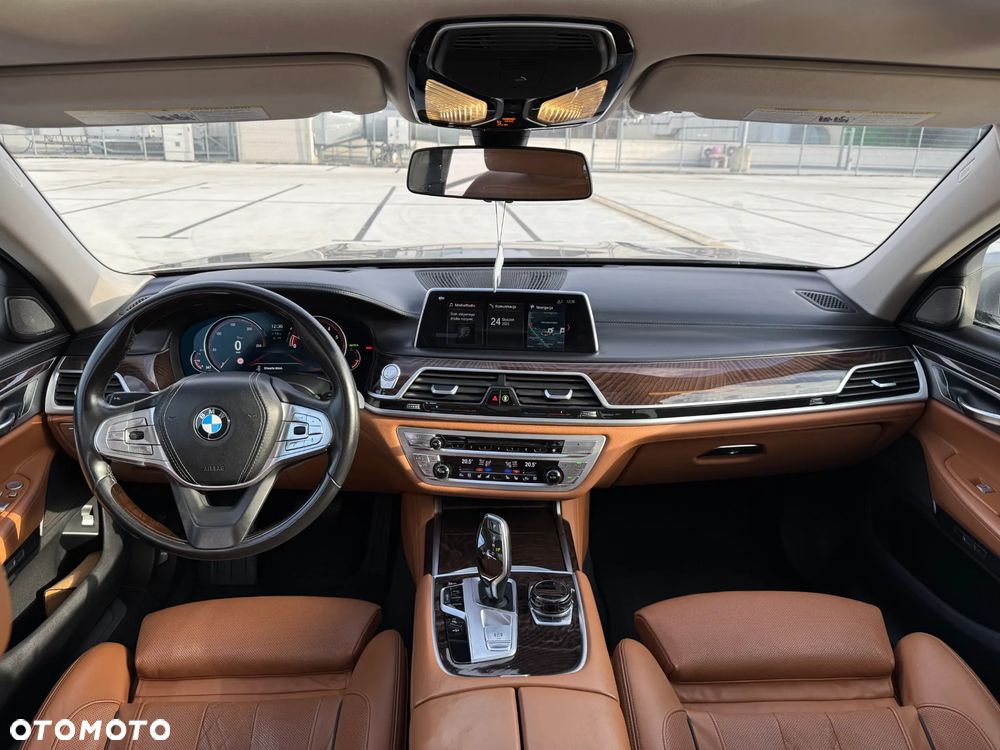 BMW Seria 7 740Li - 9
