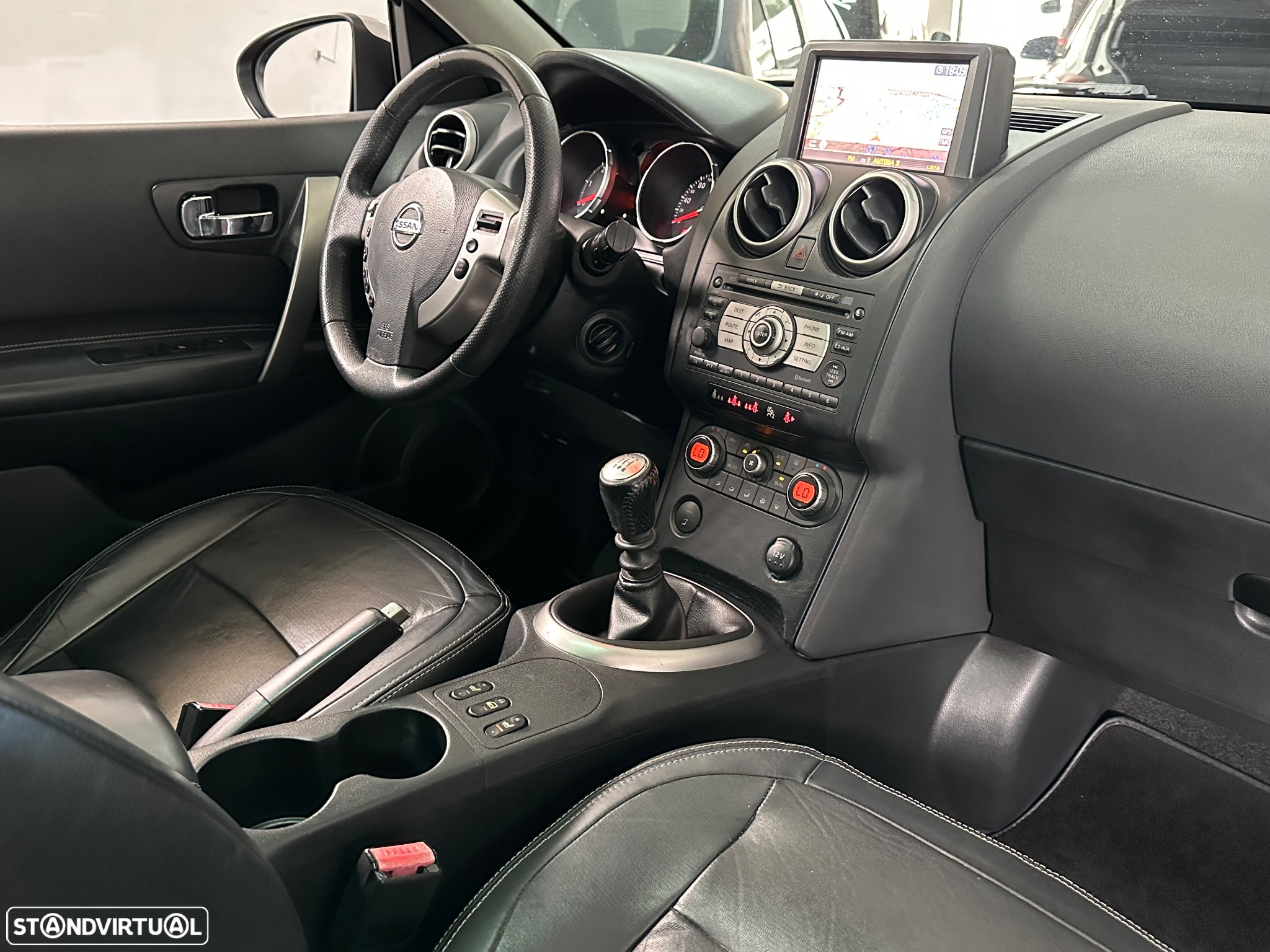 Nissan Qashqai +2 2.0 dCi Tekna Pele Preto +Navi - 13