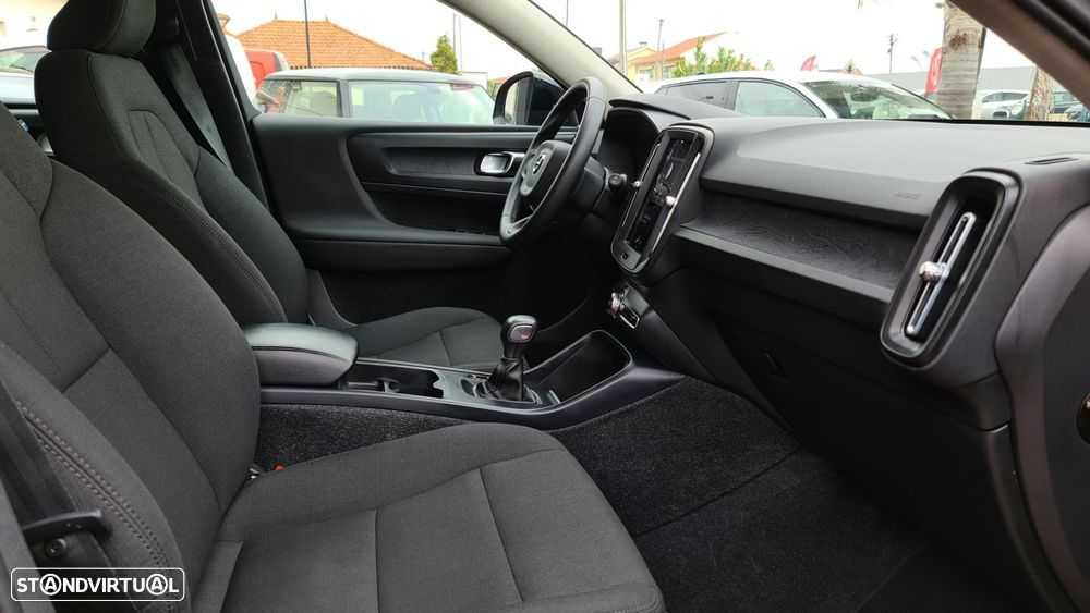 Volvo XC 40 1.5 T2 Momentum Plus - 23