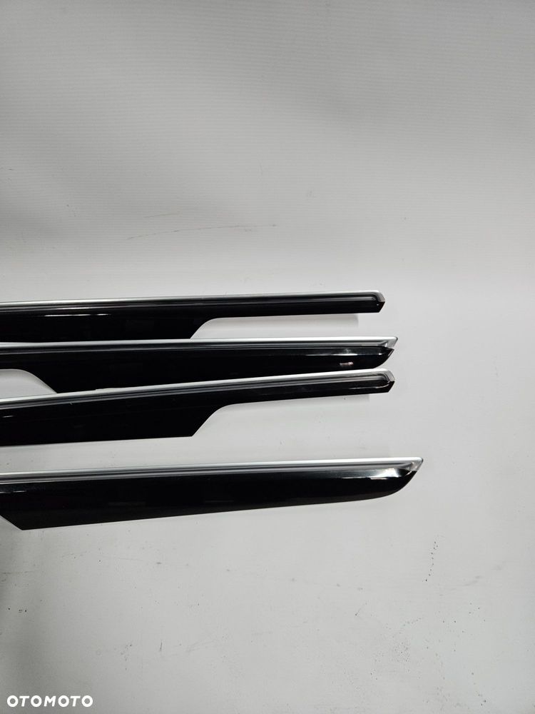 Porsche macan listwy ozdobne wnętrza dekory piano black czarne drzwi - 3