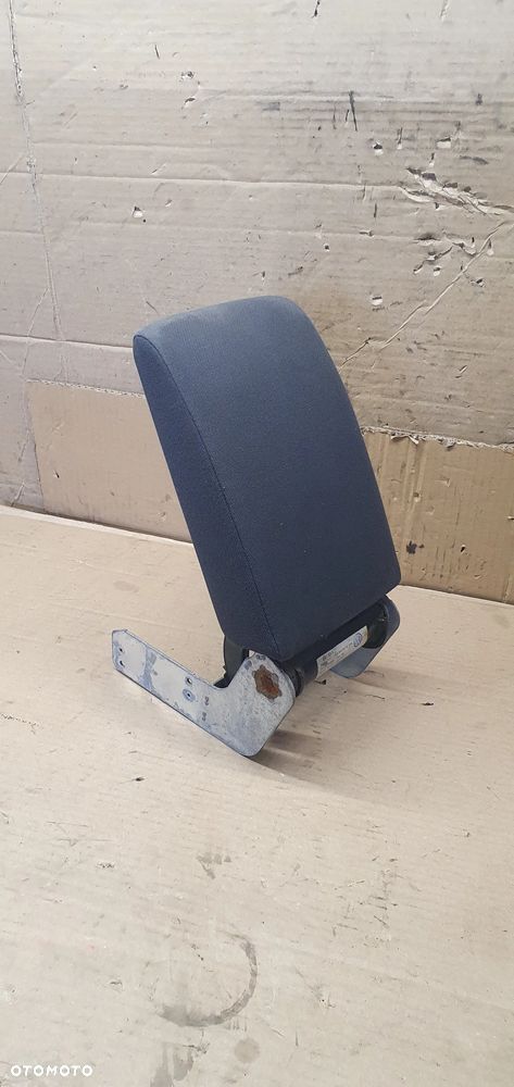 Podłokietnik środkowy VW Golf V 5M0864207B - 5