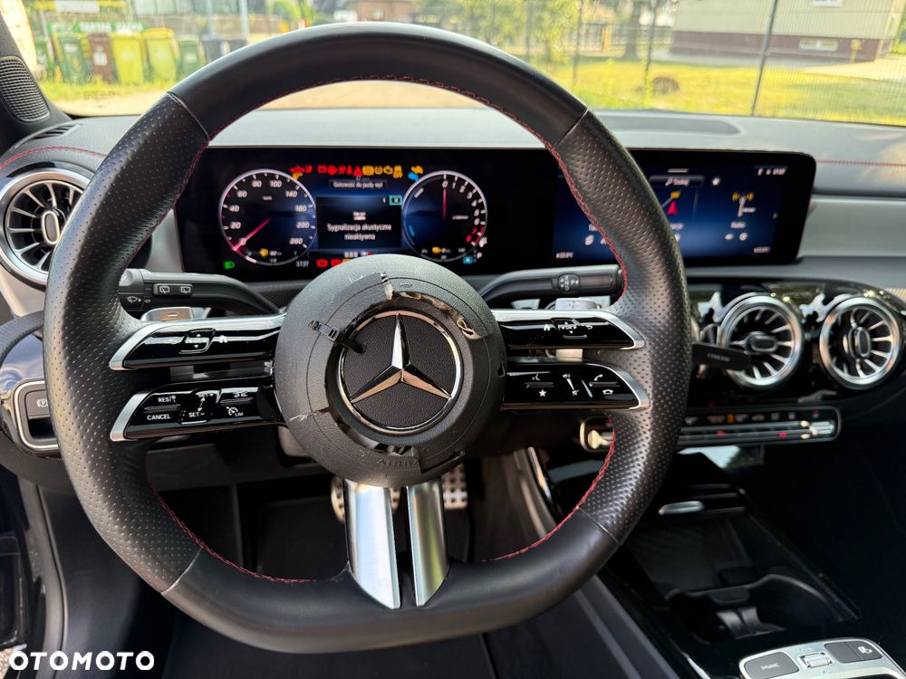 Mercedes-Benz CLA 250 e 8G-DCT AMG Line - 40
