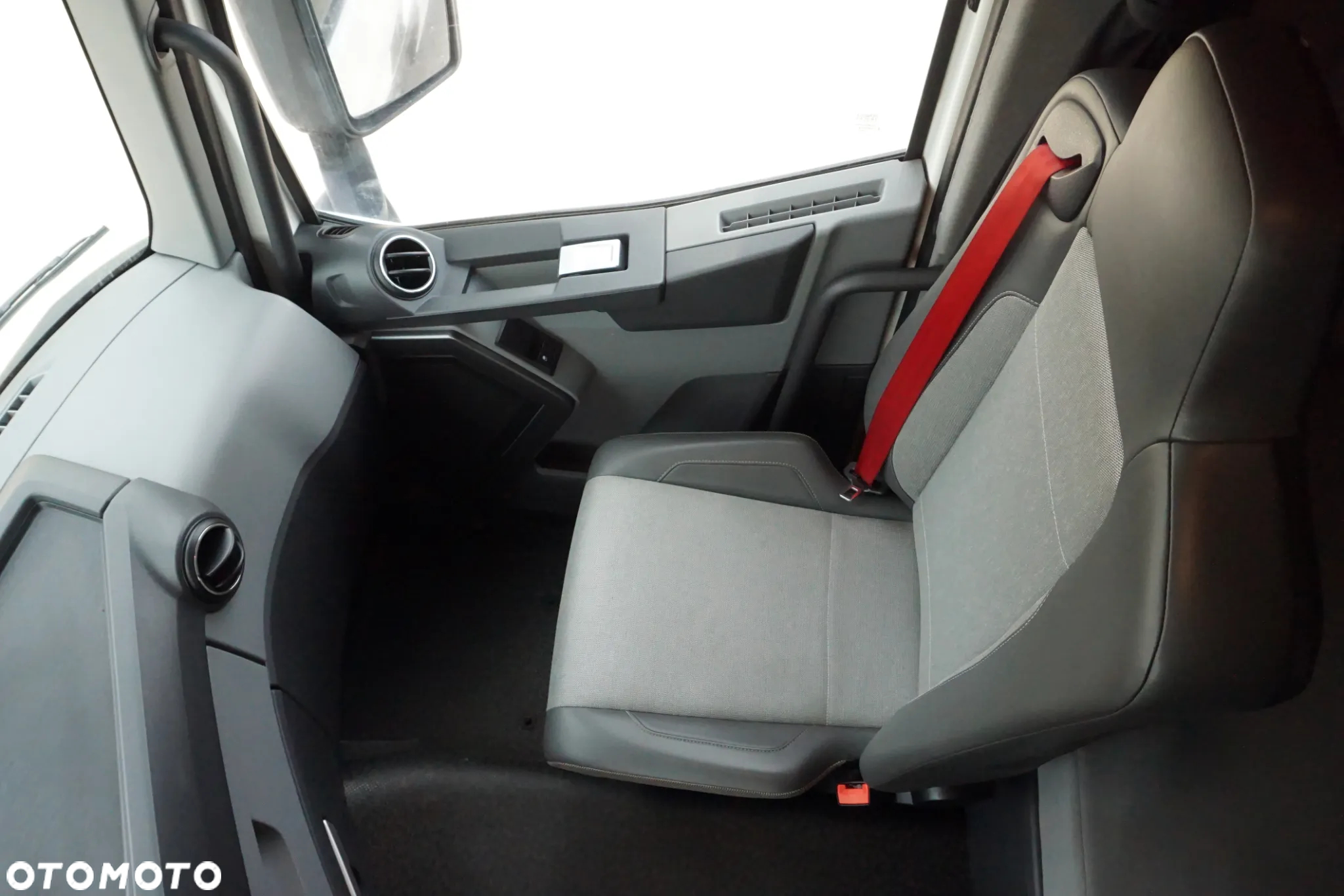 Renault T 460 / EURO 6 / AUTOMAT / NISKI PRZEBIEG / SPROWADZONA / 100 % ORYGINAŁ - 24