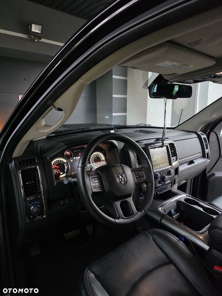 RAM 1500 Crew Cab Sport - 12