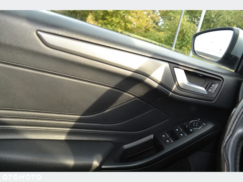 Ford Focus - 32