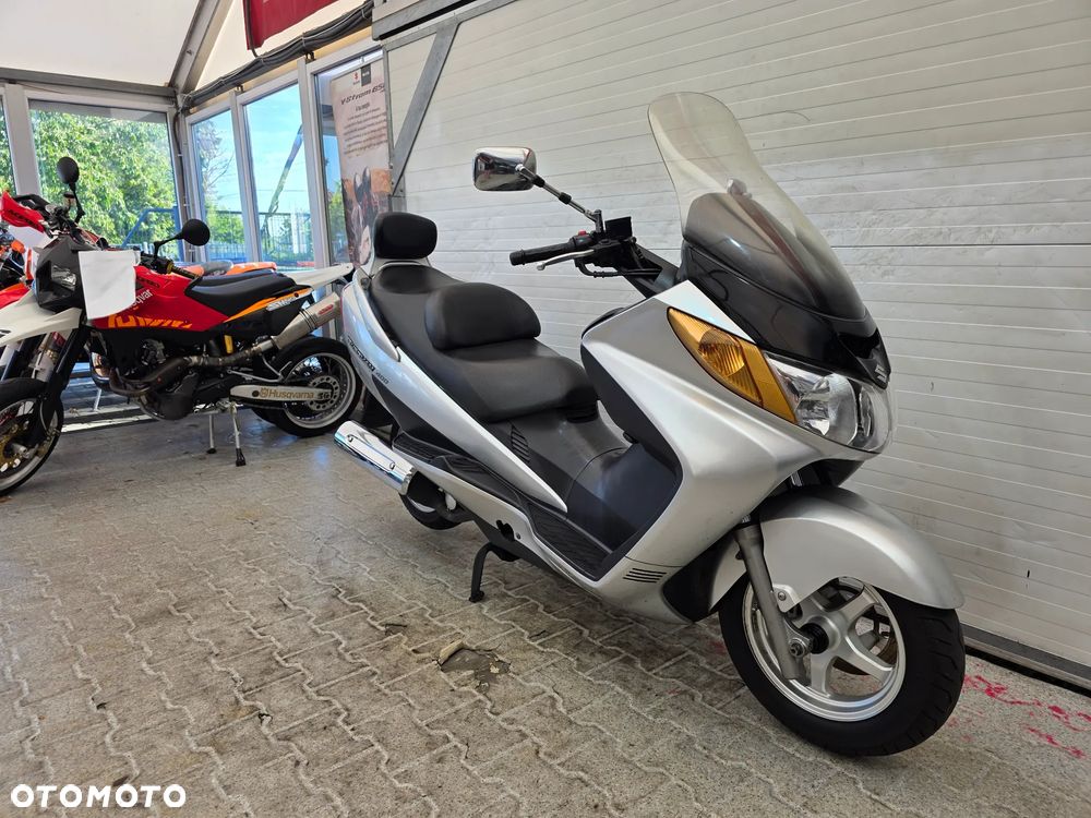 Suzuki Burgman - 12