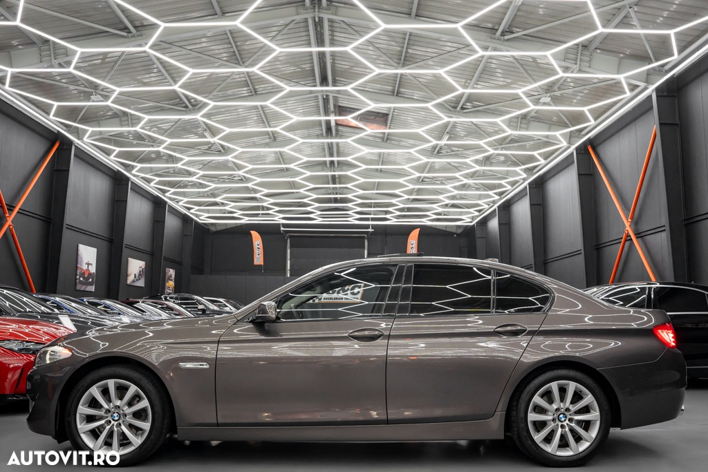 BMW Seria 5 520d - 29