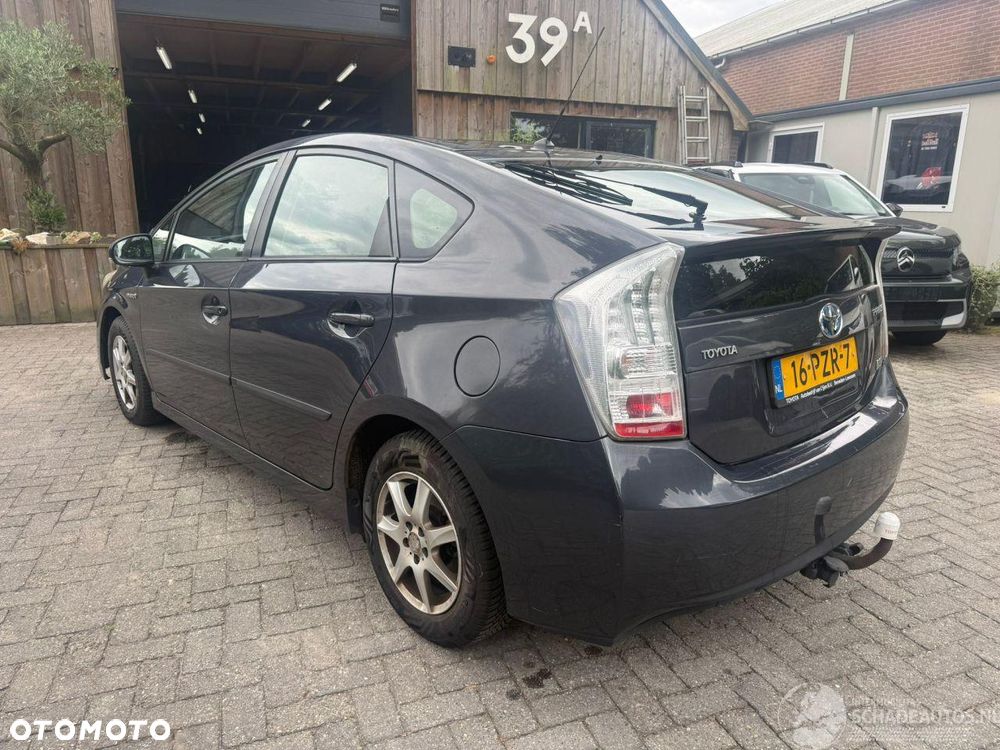 Toyota Prius (Hybrid) Executive - 21