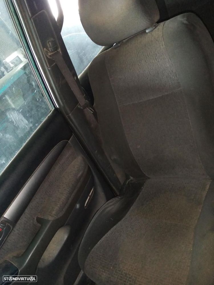 BANCO FRENTE DIREITO TOYOTA LAND CRUISER J12 - 1