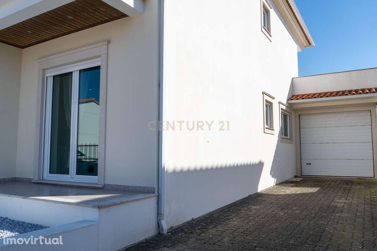 Espetacular Moradia T4 em Marinha Grande, Leiria - Grande imagem: 4/37