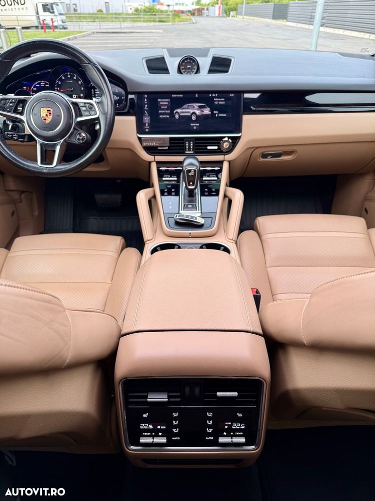 Porsche Cayenne - 14