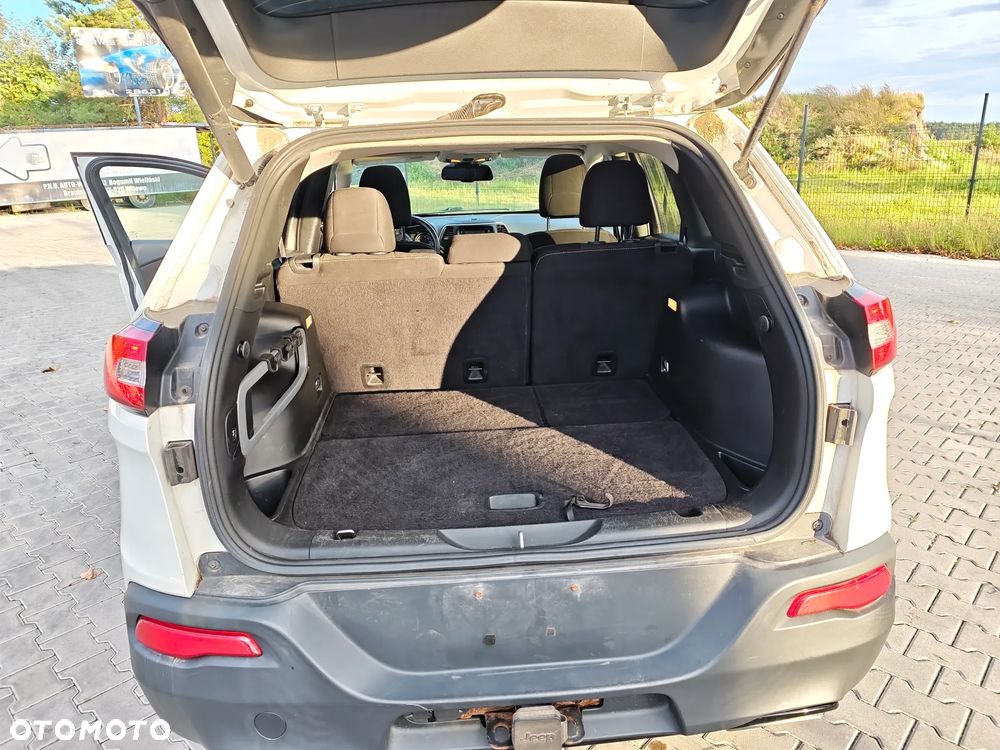 Jeep Cherokee - 12