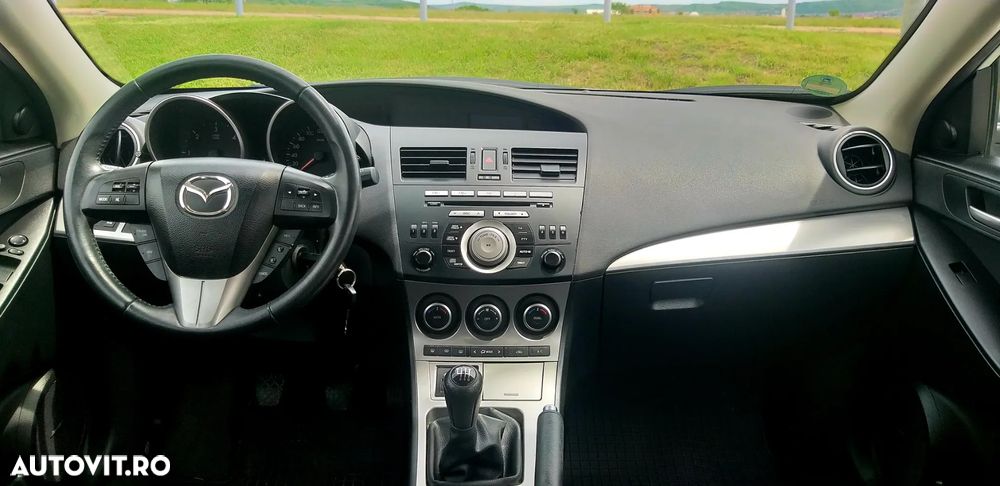 Mazda 3 - 8