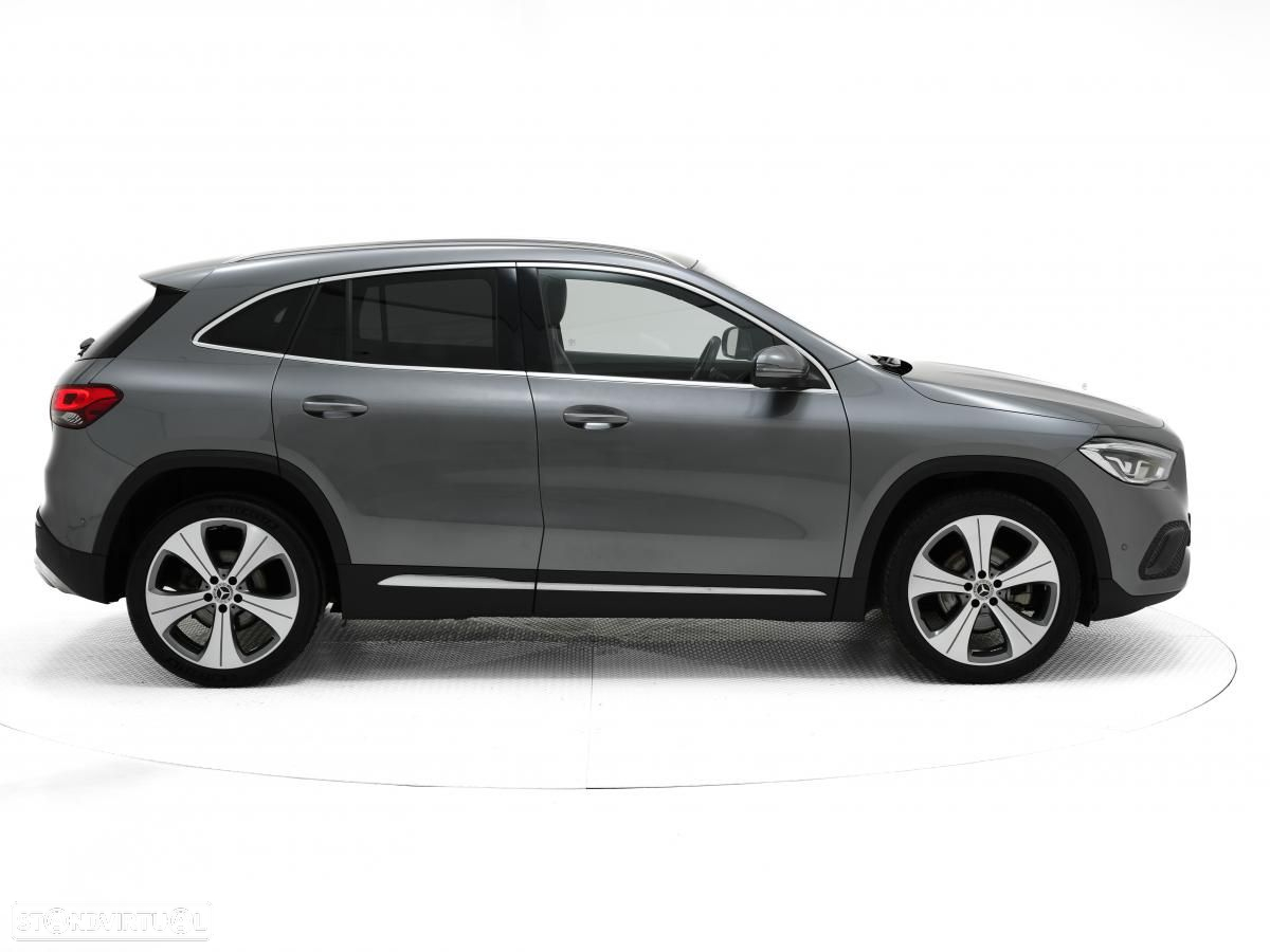 Mercedes-Benz GLA 200 d Progressive - 2