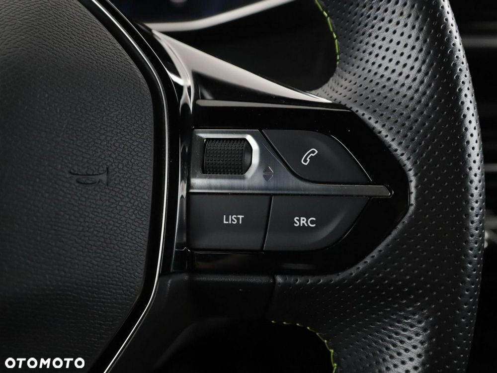 Peugeot 2008 1.2 PureTech GT S&S - 32