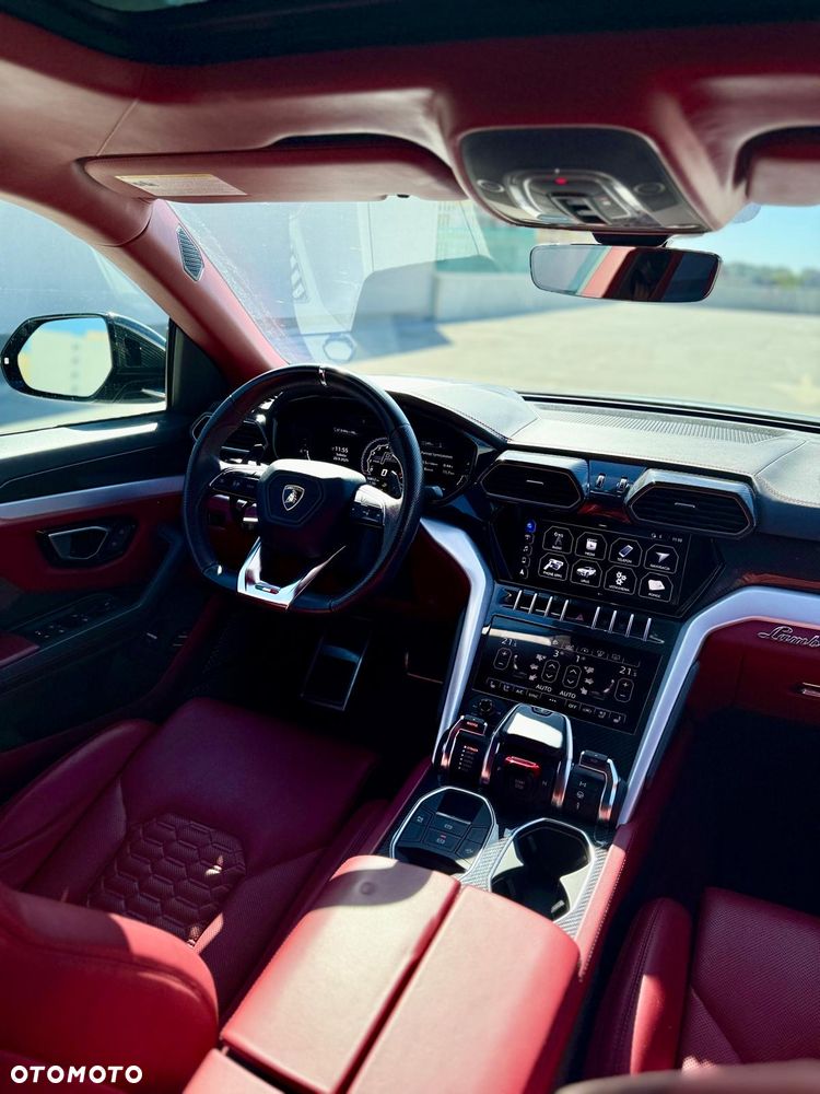 Lamborghini Urus - 12