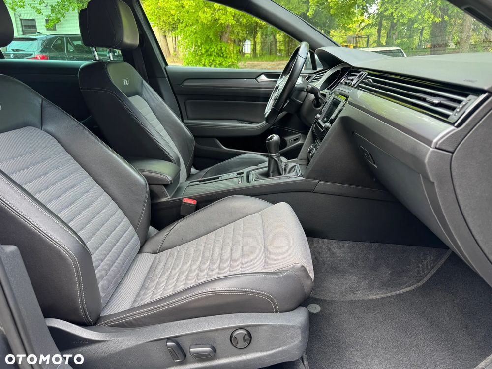 Volkswagen Passat Variant 2.0 TDI SCR (BlueMotion Technology) Highline - 20