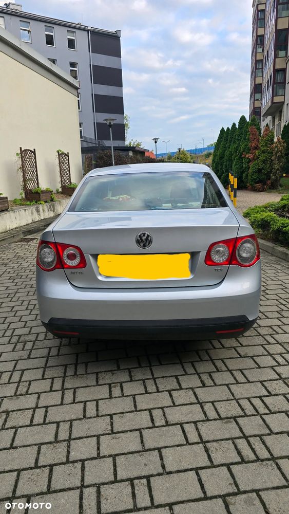 Volkswagen Jetta 1.9 TDI Trendline - 5