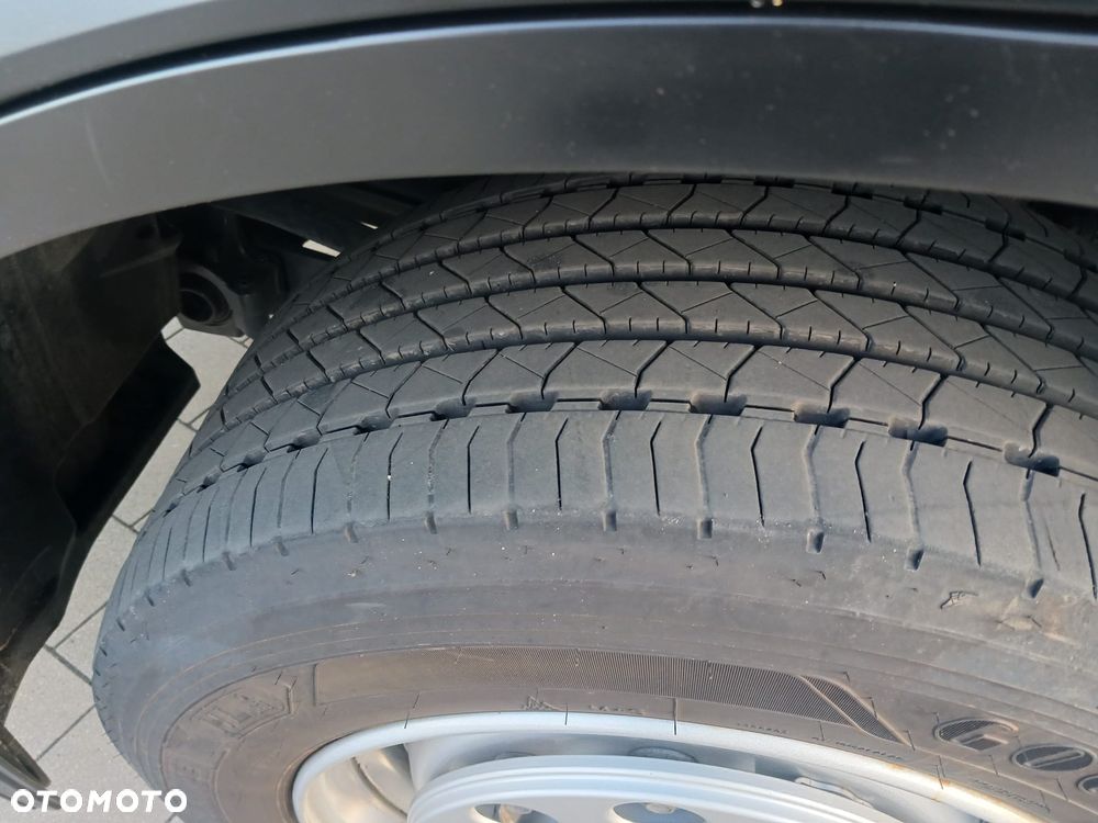 Mercedes-Benz 1851 - 10