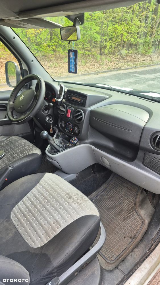 Fiat Doblo 5-osobowy - 8