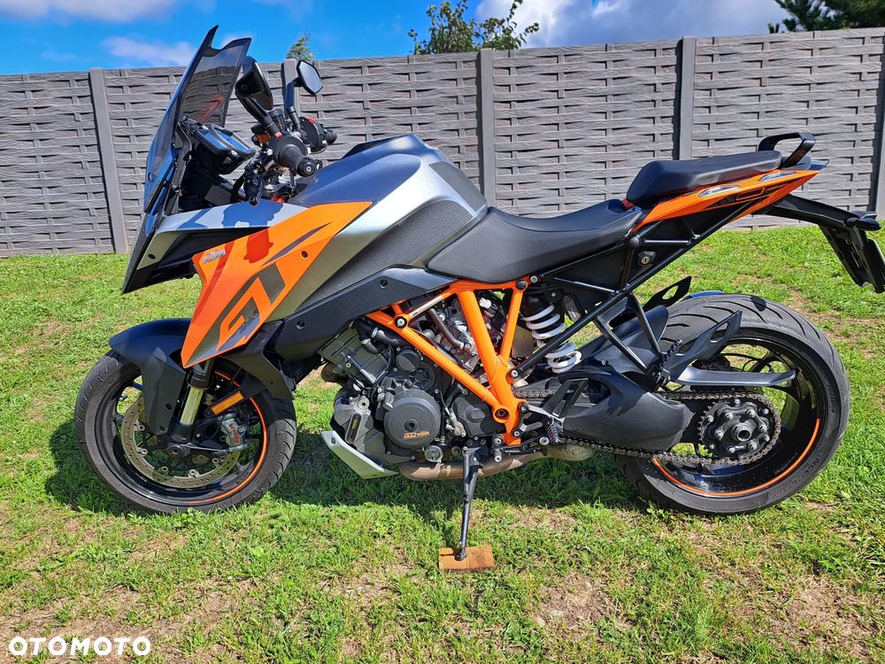 KTM Super Duke - 1