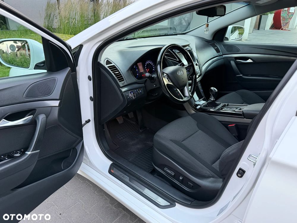 Hyundai i40 Kombi blue 1.7 CRDi Family - 28