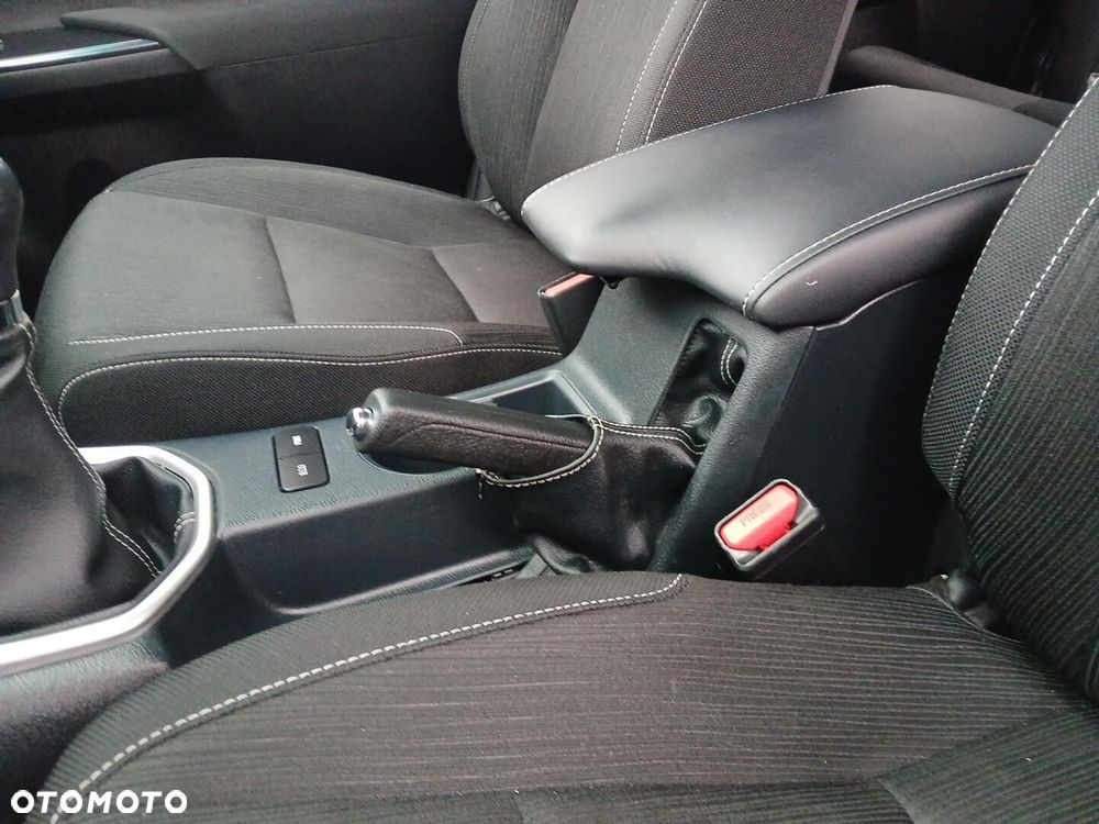 Toyota Hilux 2.8 D-4D Double Cab SR5 4x4 - 36