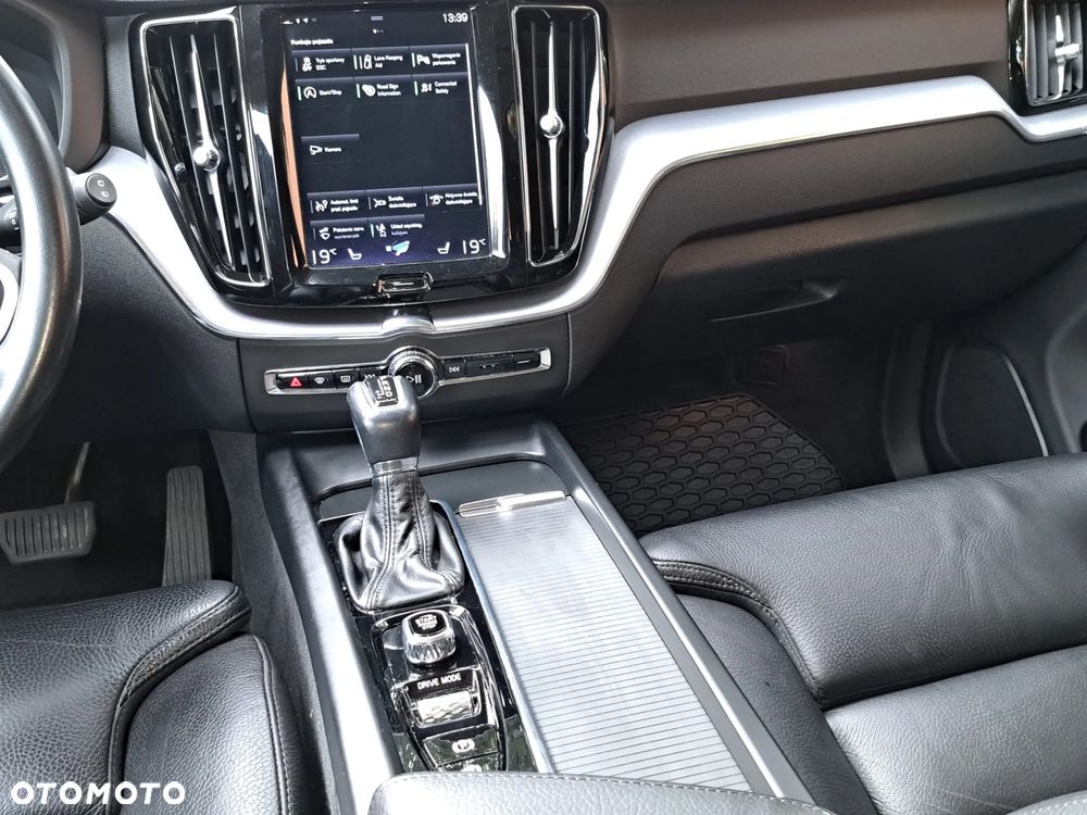 Volvo XC 60 D4 Geartronic Momentum Pro - 10