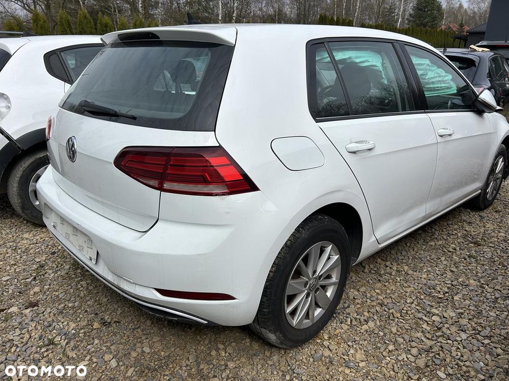 Volkswagen Golf 1.6 TDI (BlueMotion Technology) Trendline - 6