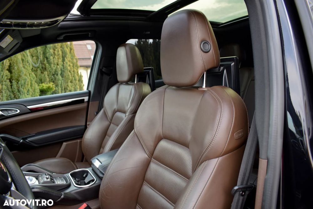 Porsche Cayenne 4.2 L S - 26
