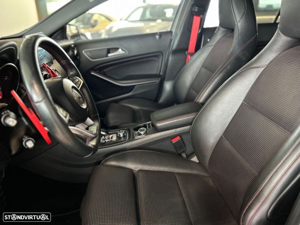 Mercedes-Benz A 45 AMG 4-Matic - 10