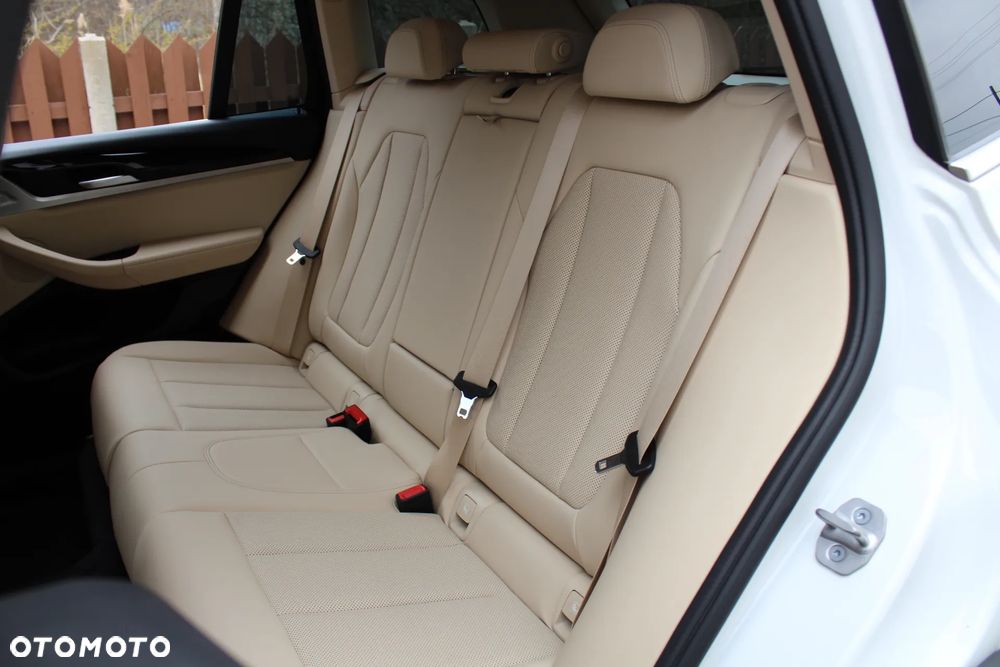 BMW X3 xDrive20i - 21