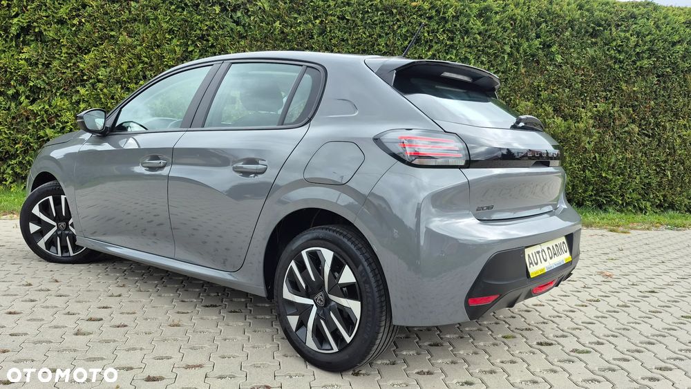 Peugeot 208 - 4