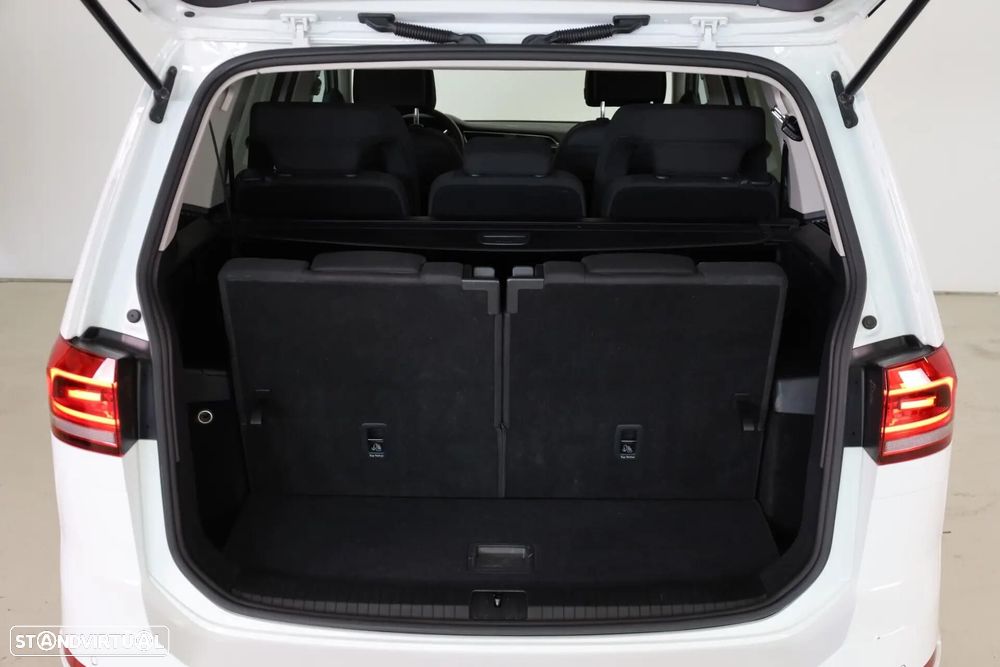 VW Touran 1.6 TDI R-Line DSG - 21
