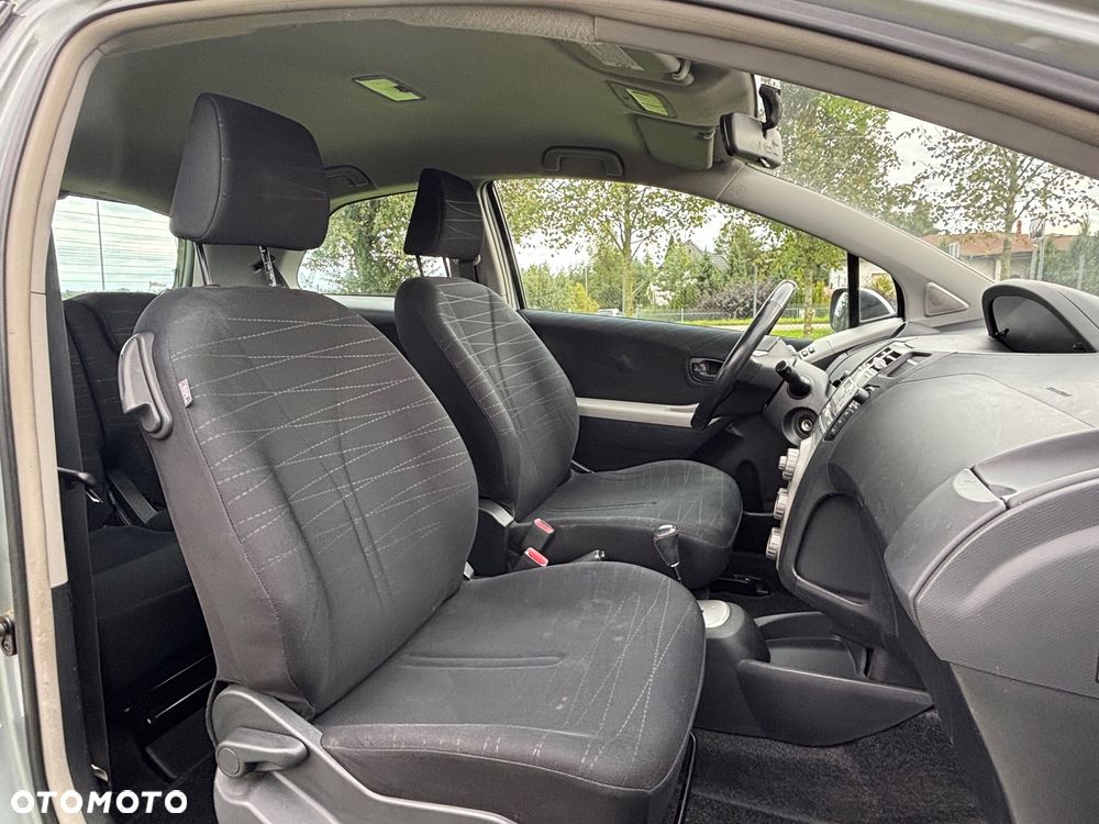 Toyota Yaris - 8