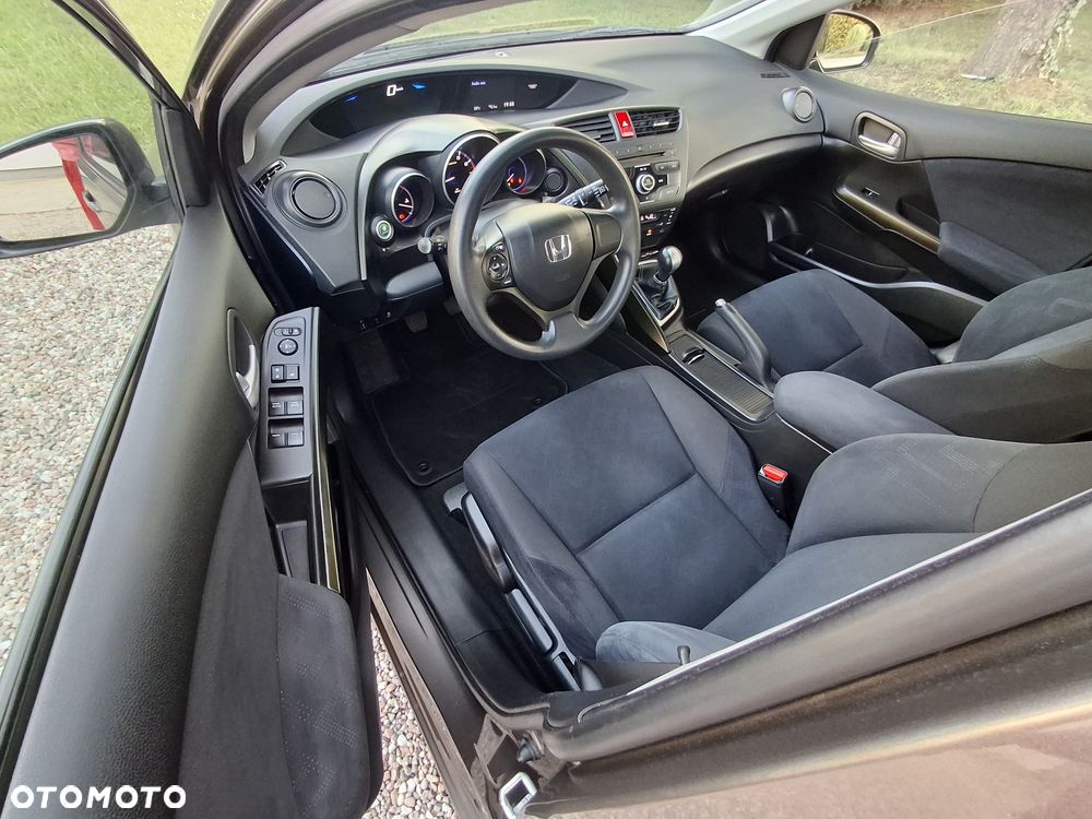 Kia Ceed - 27