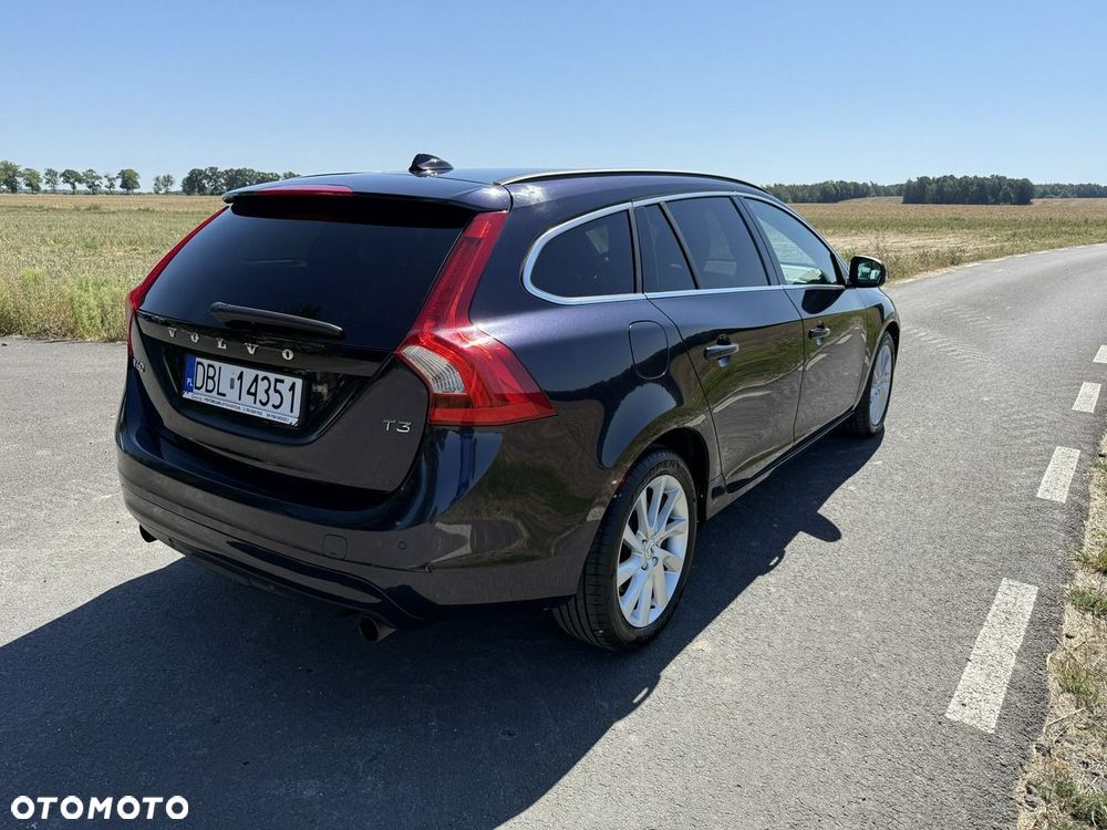 Volvo V60 T3 Geartronic Momentum - 4