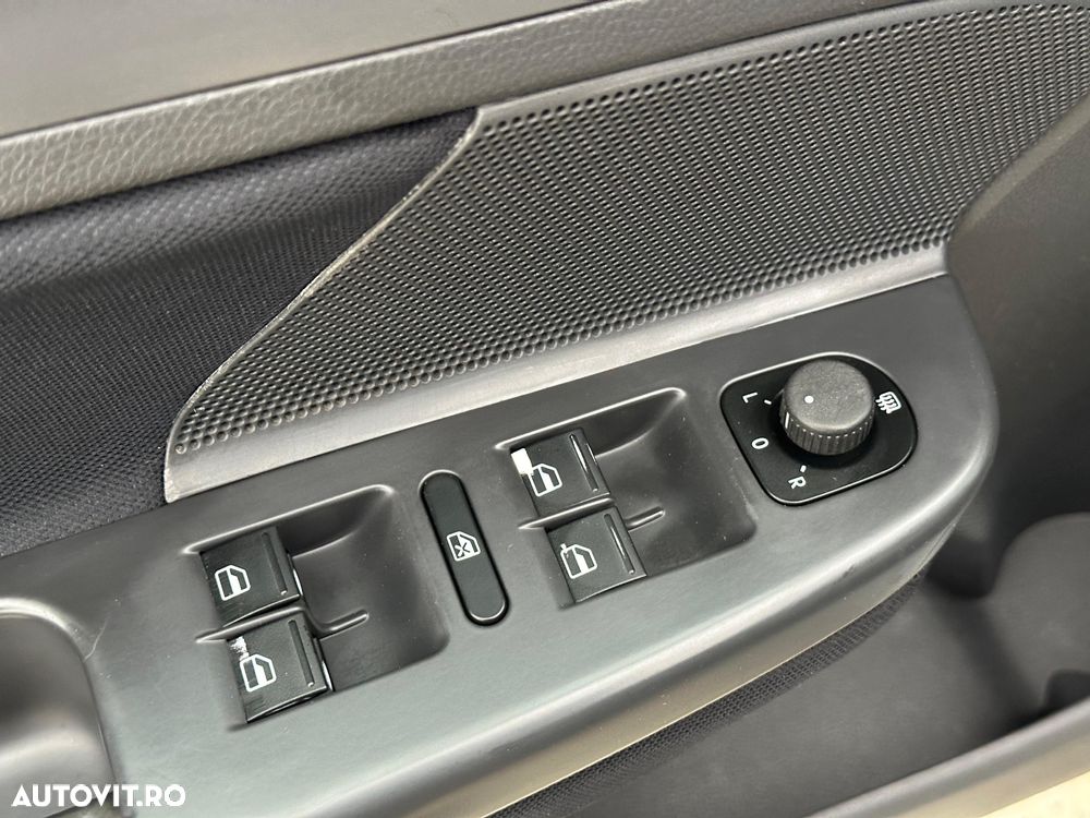 Volkswagen Jetta 1.9 TDI Comfortline - 33